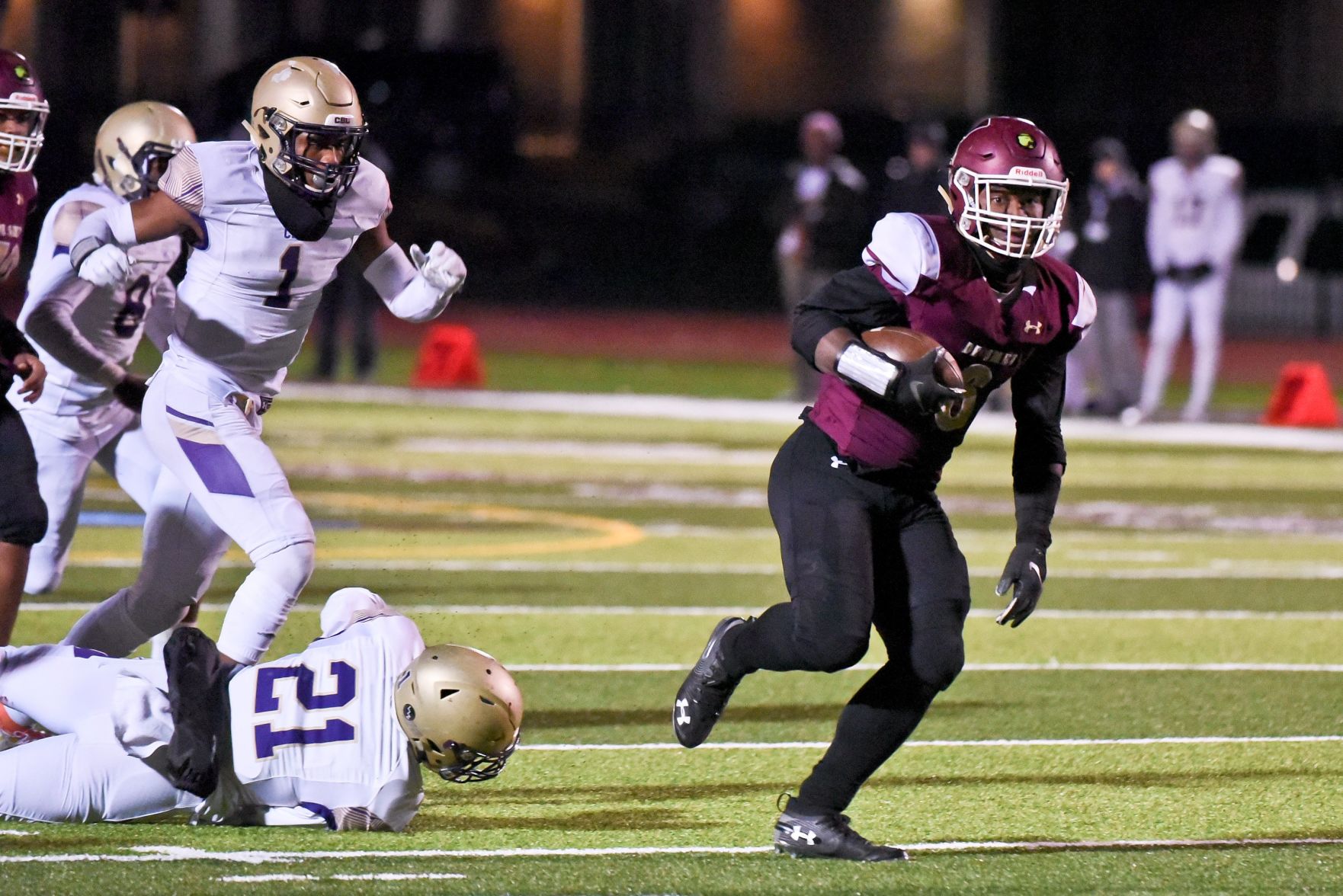 11/08/19 - Football - CBC at De Smet